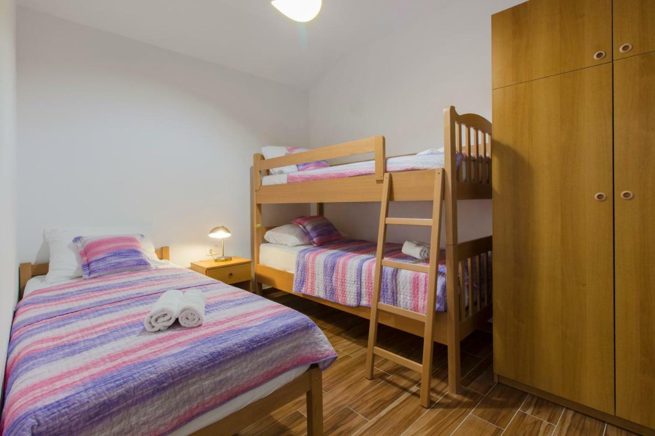 Apartmani Skelin***/**** Kastela Exterior photo